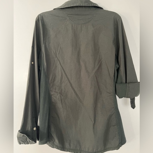 Converse green button down top as seen on Haley in The Vampire Diaries - Picture 7 of 9